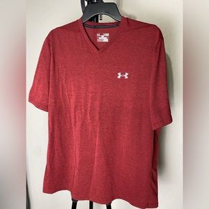 Mens Under Armour v-neck shirt XL
